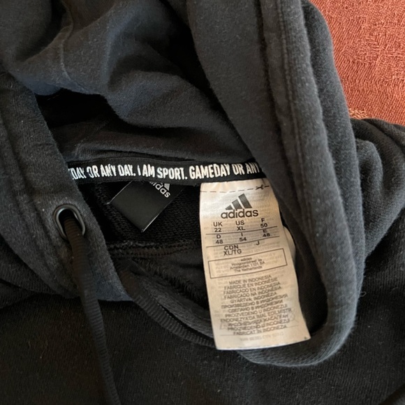 Adidas cropped sweater XL - Picture 3 of 5